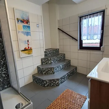 Gaestezimmer & Thon בית אירוח *