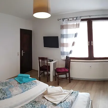 Privatunterkunft Gästezimmer&ferienwohnung Thon *